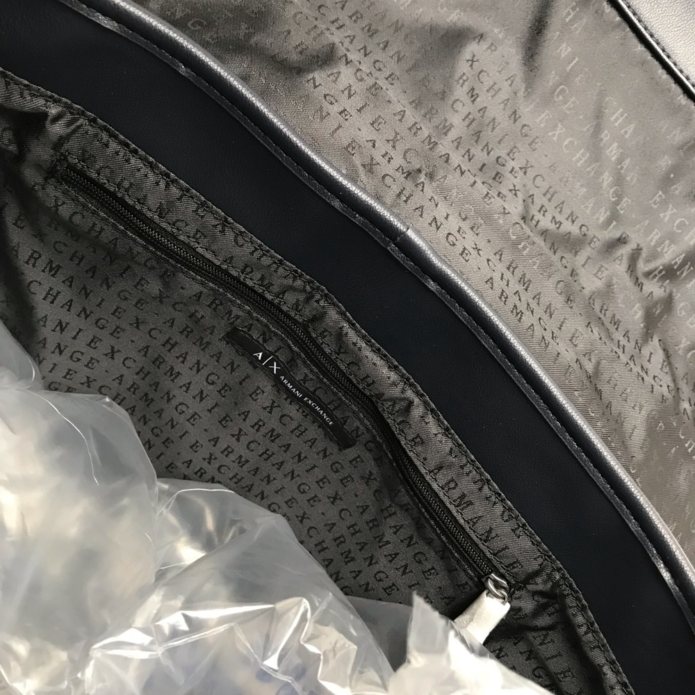 NWT Armani Exchange Messenger Bag - Picture 8 of 8
